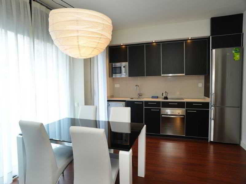 Diagonal Magnolia Apartment